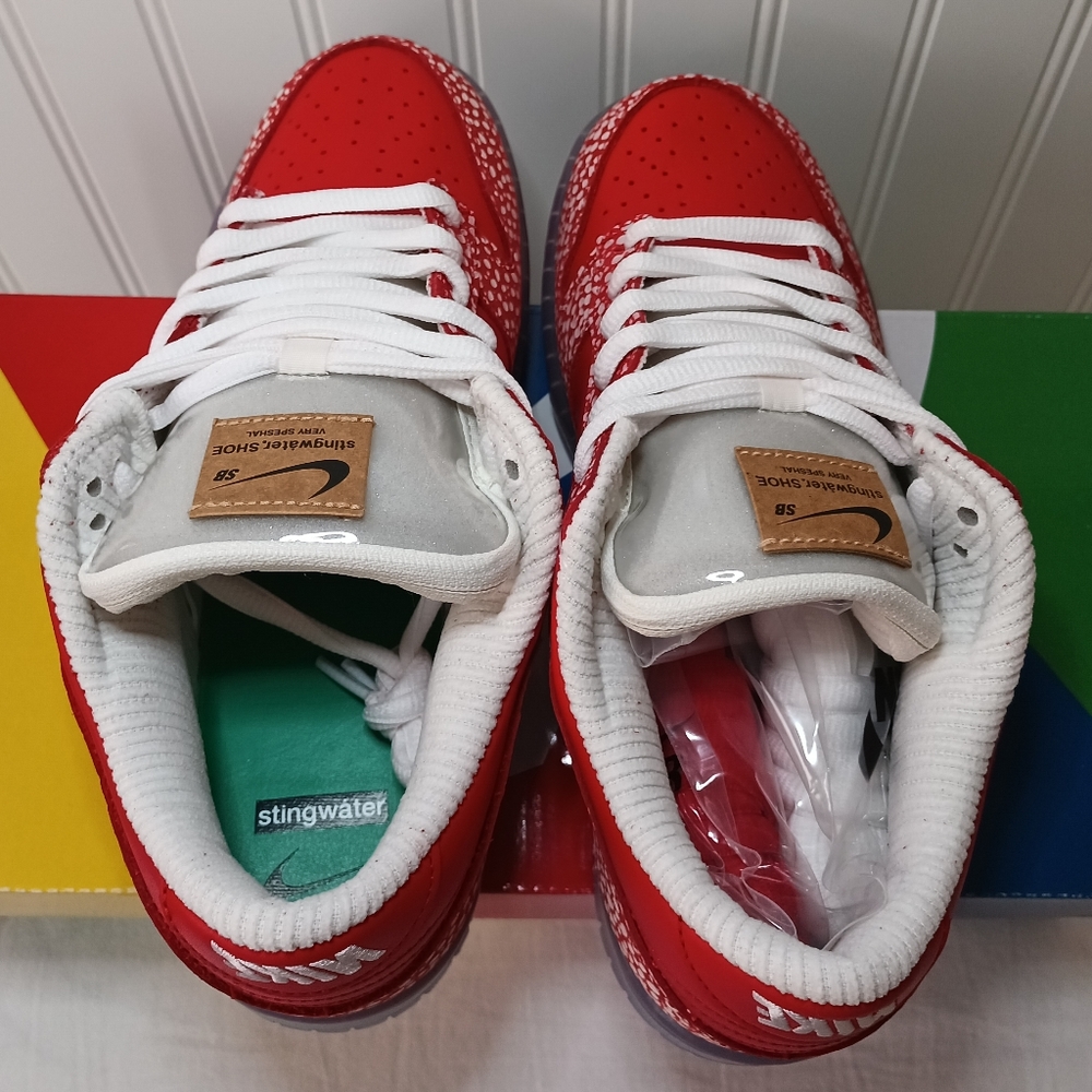 Nike Dunk SB Low Stingwater Magic Mushroom - Picture 7 of 11